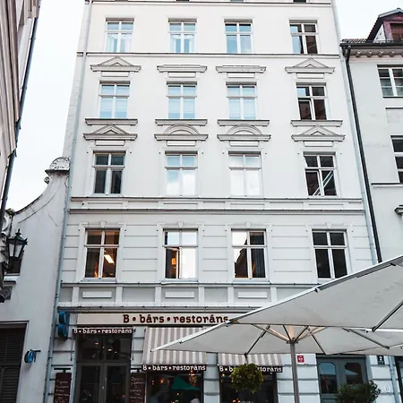 Apartment Doma Laukums In The Heart Of 3 Riga